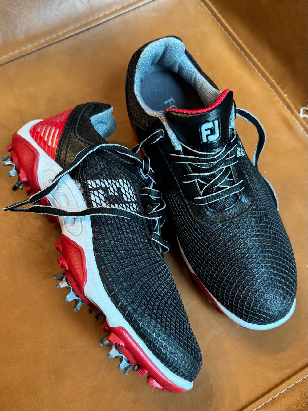 FootJoy Junior Hyperflex Youth Black & Red Golf Cleats size 2 Kids NEW